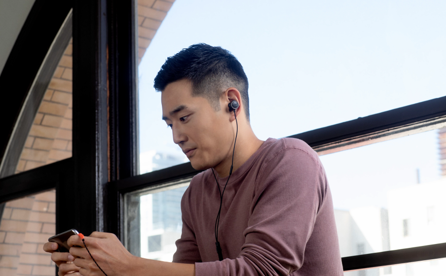 JBL Quantum 50 | Wired in-ear gaming headset with volume slider and mic mute