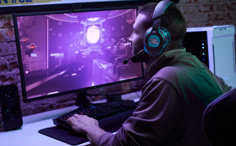 Get the professional edge with head-tracking enhanced JBL QuantumSPHERE 360&trade;